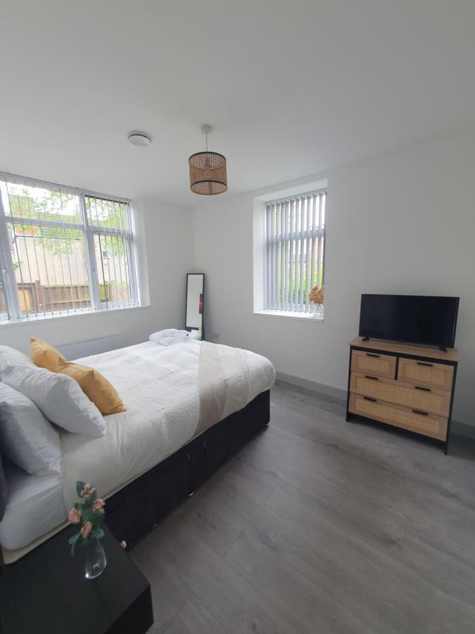 1 & 2 Bed Apartments - Desborough, Kettering, Family, Wifi, Parking Kültér fotó