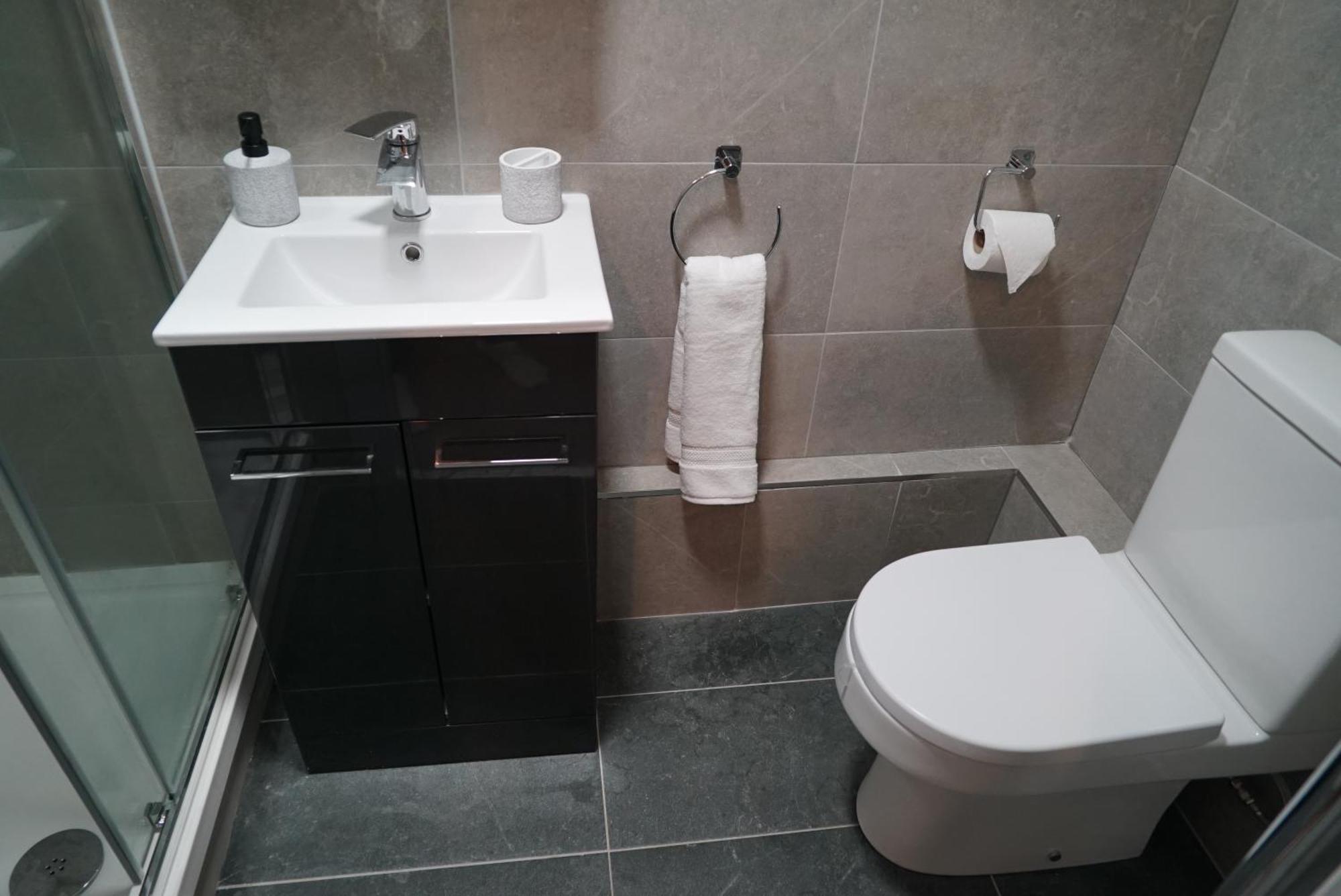1 & 2 Bed Apartments - Desborough, Kettering, Family, Wifi, Parking Kültér fotó